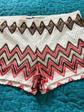 Boom Boom Jeans Lined Boho Crochet Lace Chevron Short Size XL